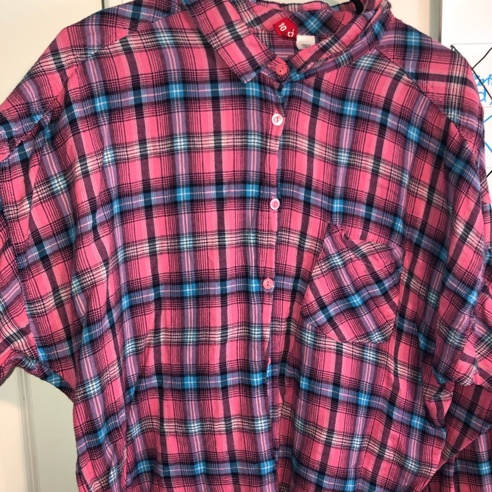 Long sleeve button down flannel in good condition